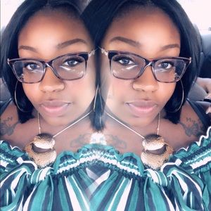 Meet your Posher, Christina